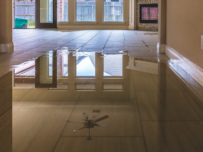 Manchas de humedad casa: qué comprobar si aparecen sin motivo